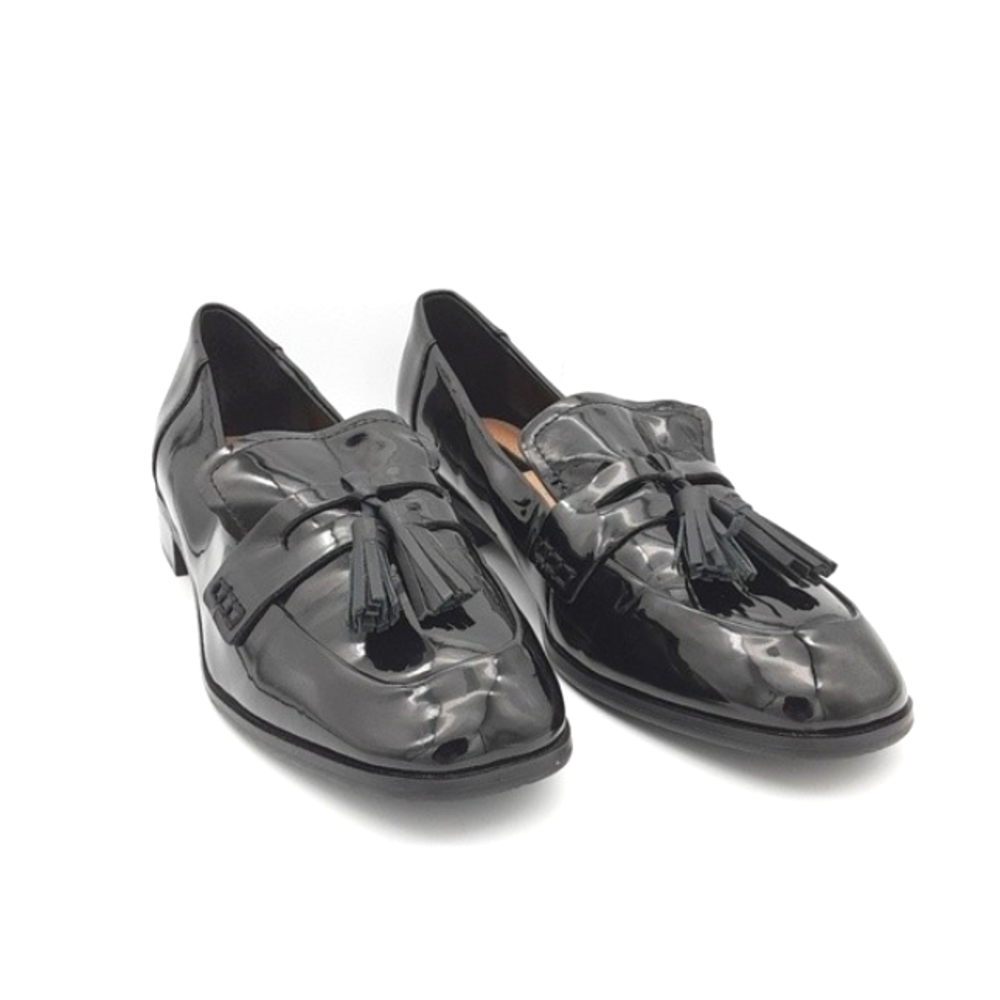 Tahari Tina tassel loafers shiny black patent leather low heel slip on w…